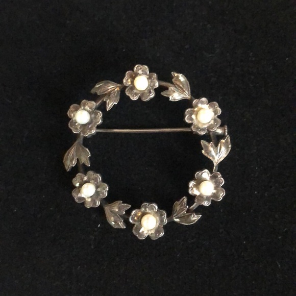 Antique Pearl Silver Pin - Picture 2 of 8